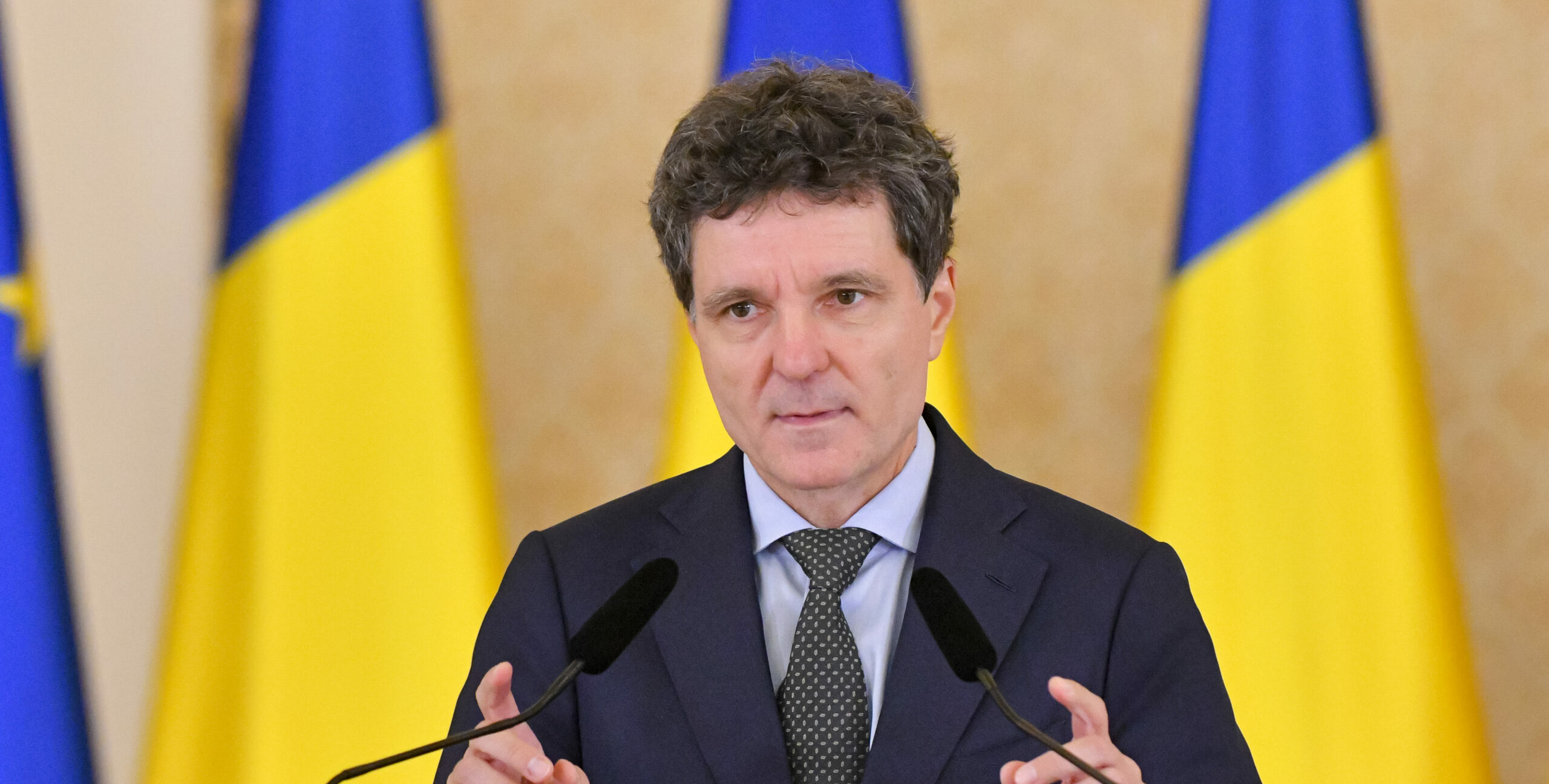 Nicușor Dan reacționează după ce Standard & Poor’s a menținut ratingul României la BBB-/A-3