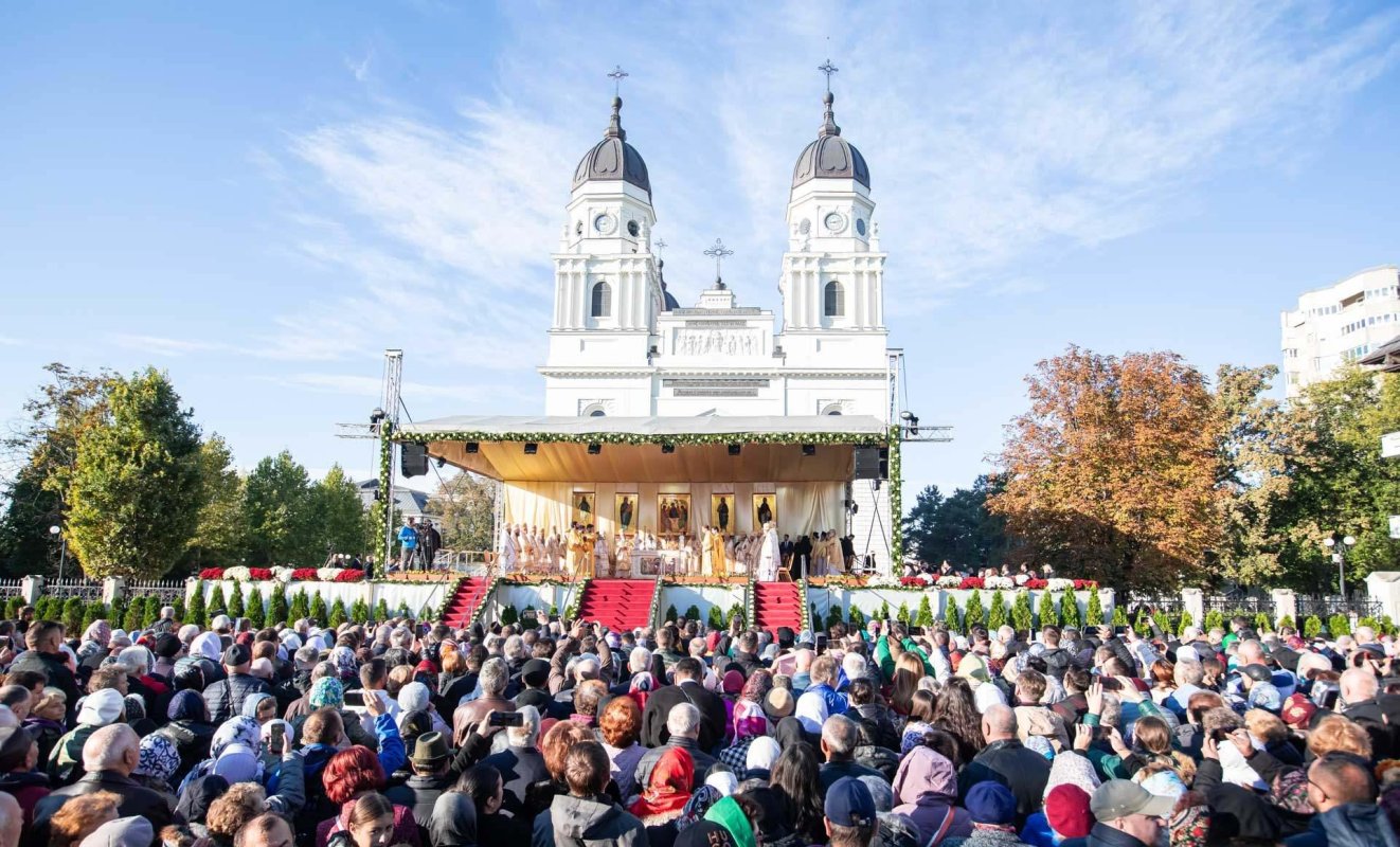Programul pelerinajului de la Iași pentru Sfânta Parascheva în 2026: când încep slujbele și procesiunile