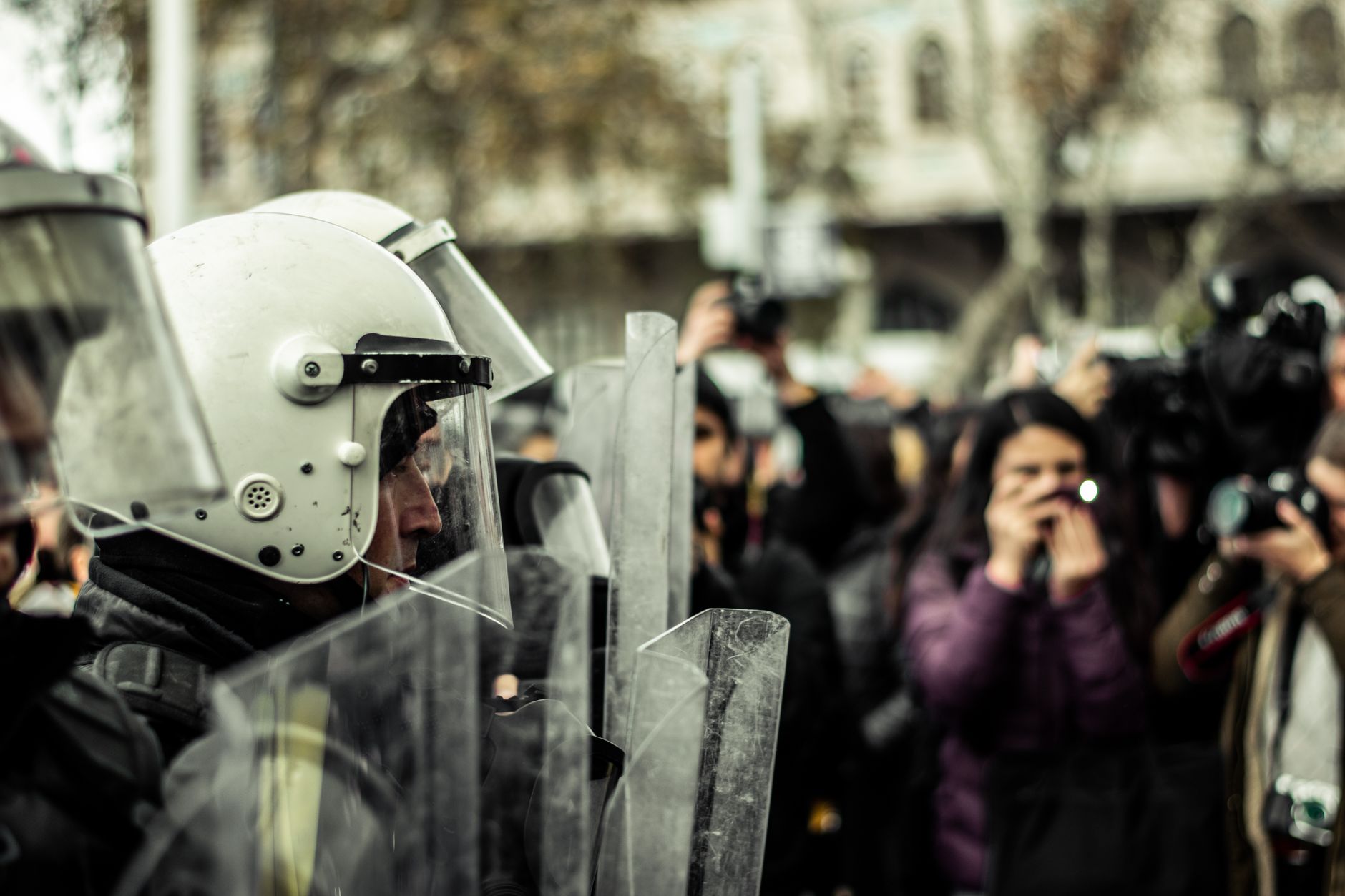 Sancțiuni de aproape 52.000 de lei aplicate la manifestațiile din fața Arestului Central