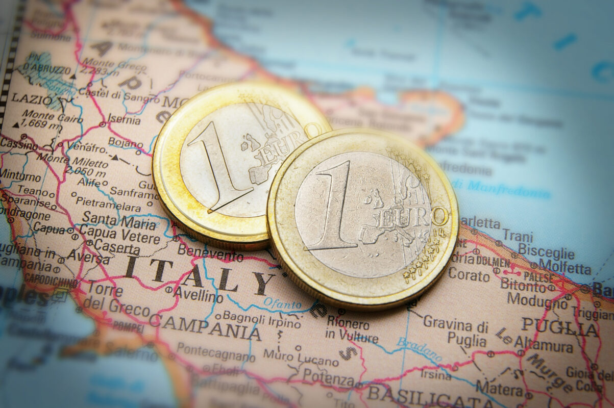 Românii au cheltuit aproape 4,9 miliarde de euro pe vacanțe în străinătate în prima jumătate a anului 2026