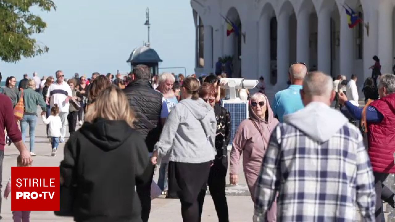 Litoralul românesc este plin de turiști în primul weekend din octombrie, pe fondul temperaturilor ridicate