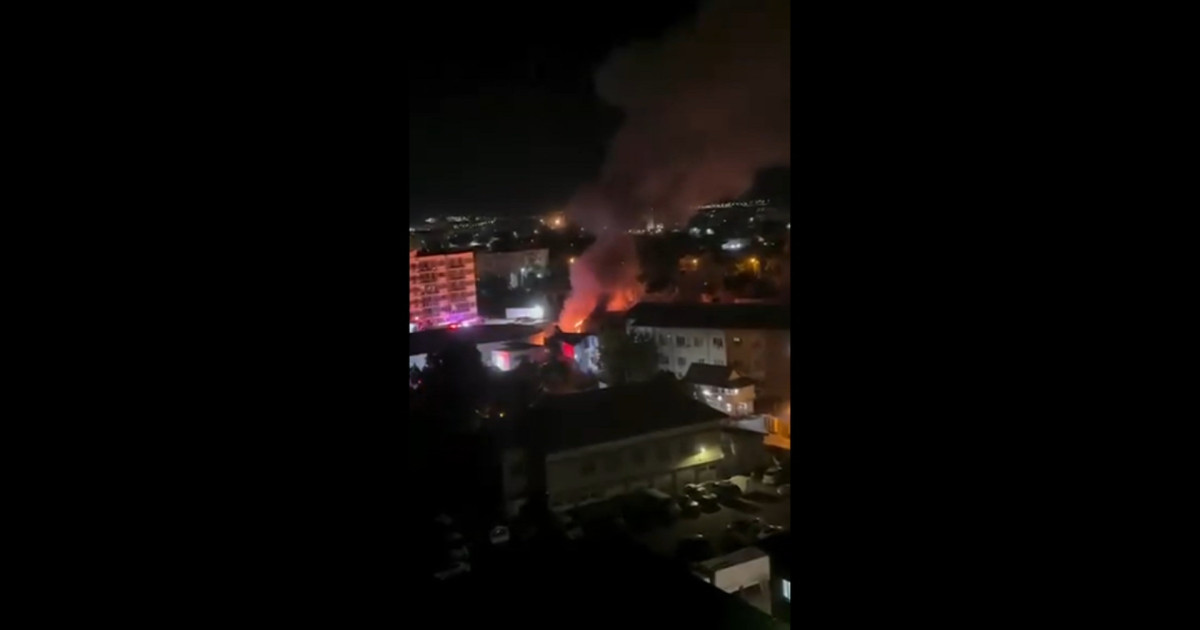 Incendiu de proporții la o locuință din Slatina: trei persoane, inclusiv un copil, au fost internate la spital