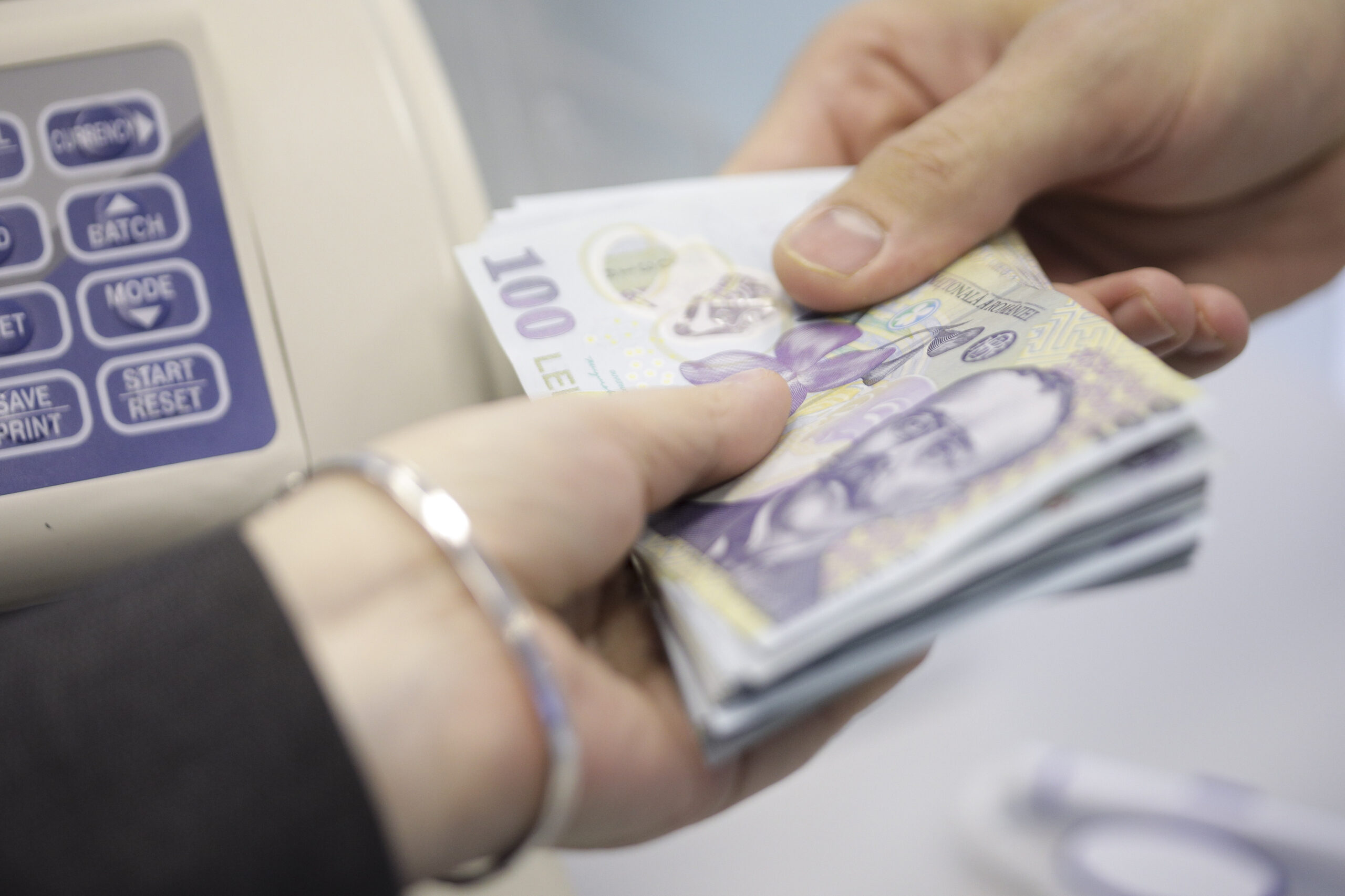 Nouă reguli pentru IFN: Verificarea identității clienților și transmiterea situației creditului în 5 zile