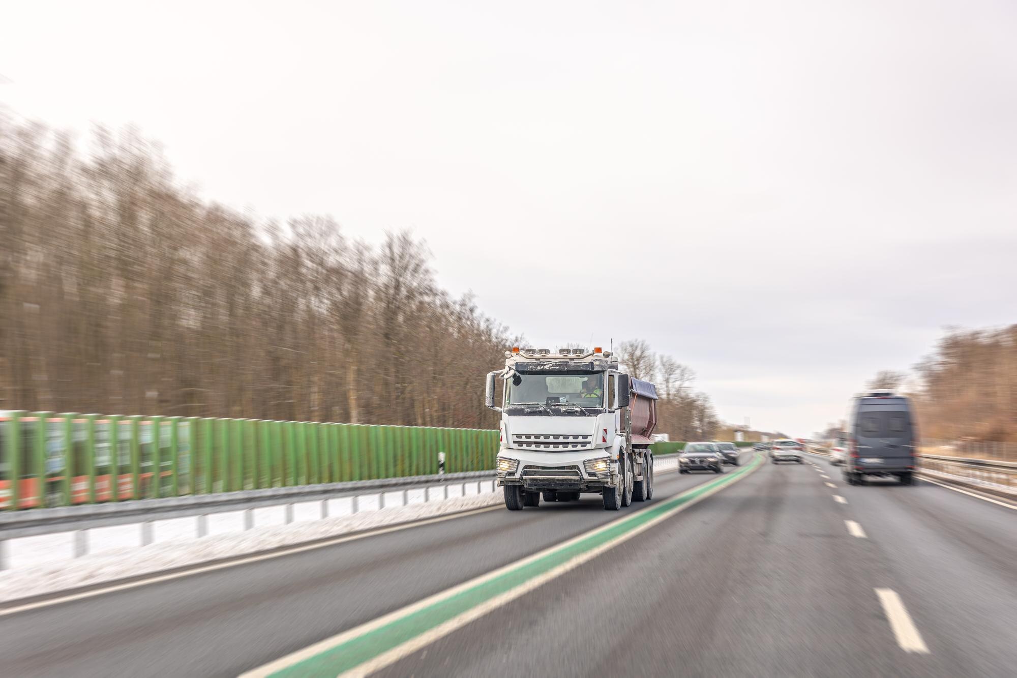Trasee de transport agabaritic în România: nouă vehicule de până la 130 de tone pe drumurile naționale