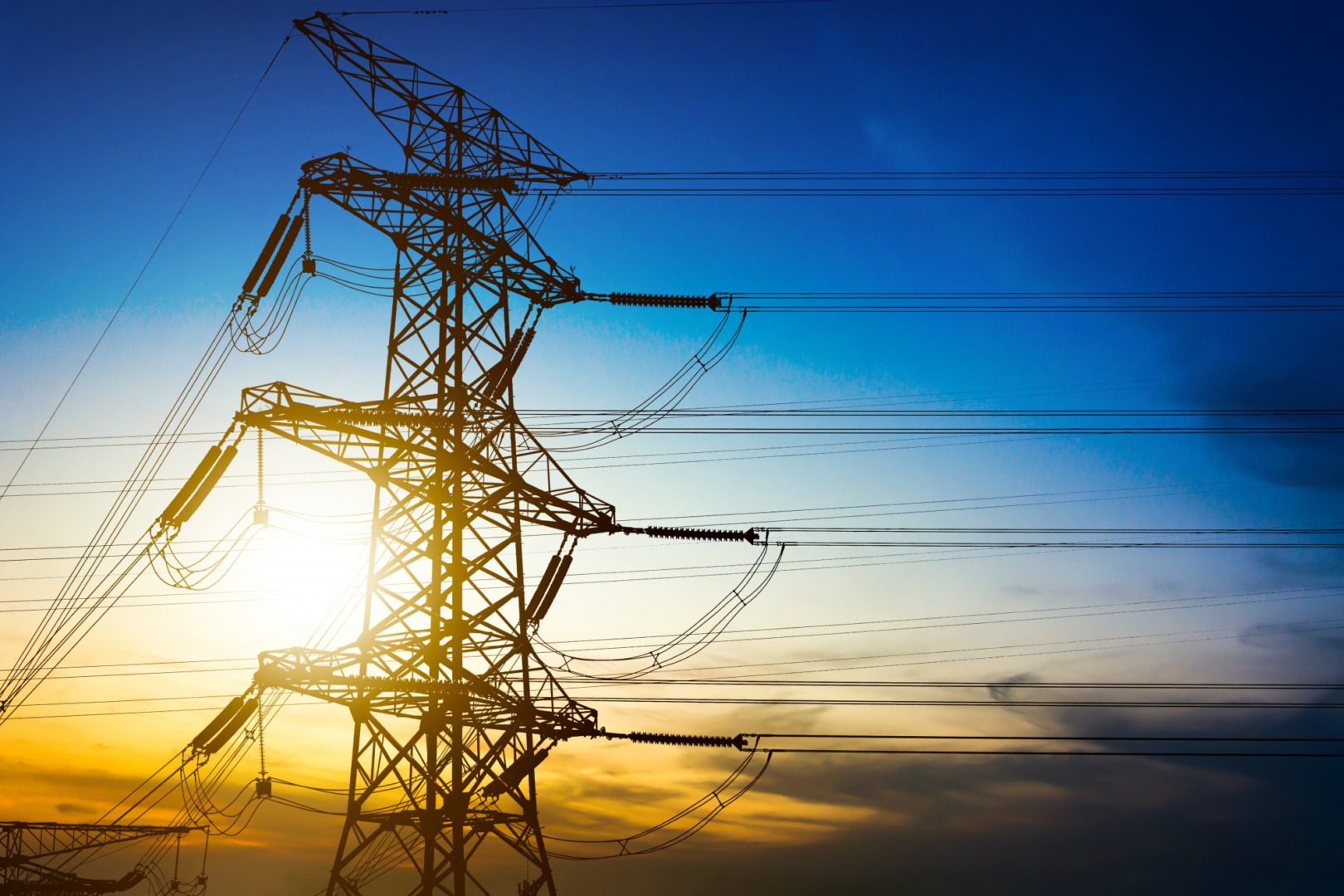 Importul de energie electrică în România a depășit producția națională sâmbătă seara
