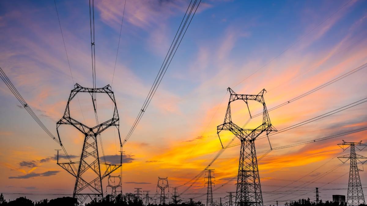 Importurile de energie electrică în România au depășit producția internă sâmbătă seara