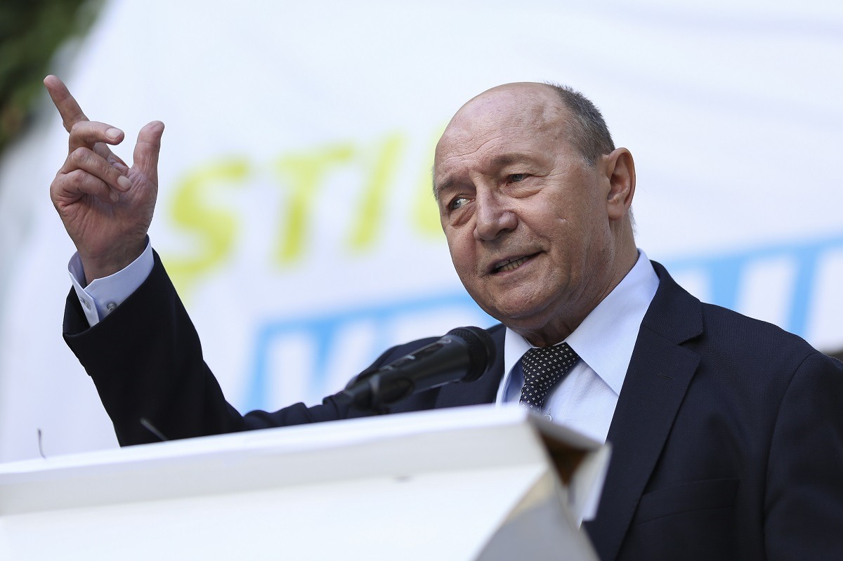 Traian Băsescu estimează că România va avea un nou Guvern în maxim 10 zile