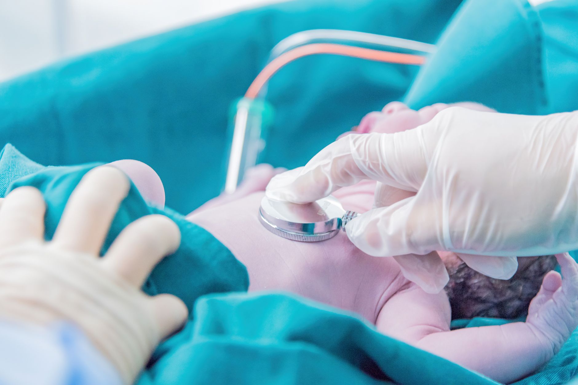 Lidl România donează peste 3,2 milioane de lei pentru dotarea a 15 secții de neonatologie