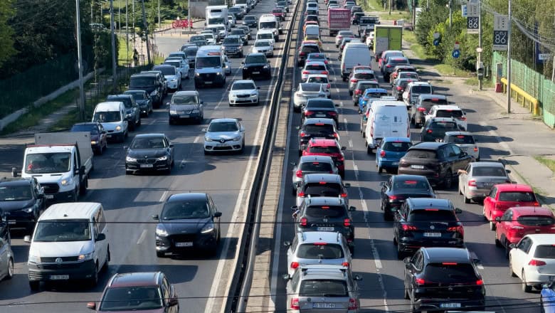 România depășește 10.000 de puncte de încărcare pentru mașini electrice, parcul auto a ajuns la 75.000 de unități