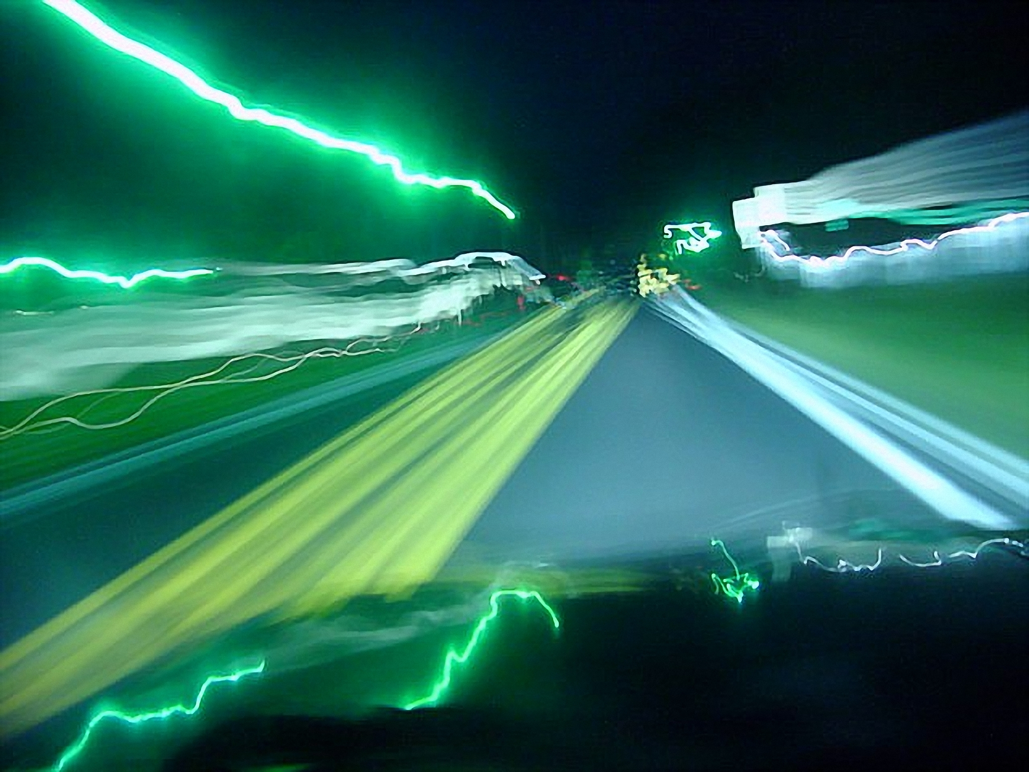 Șofer sancționat pe A1 după ce a circulat cu 211 km/h pe autostradă
