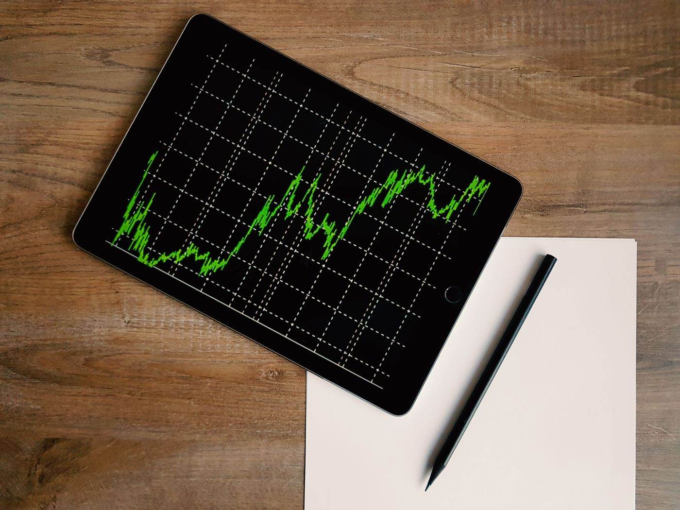 Economia Greciei va depăși media zonei euro în 2027, conform noilor prognoze de buget