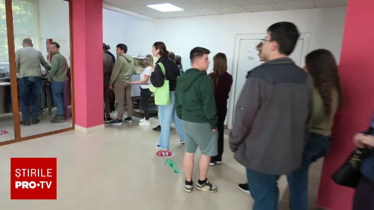 Studenții de la Universitatea Transilvania din Brașov sunt recrutați pentru posturi în cantinele facultății