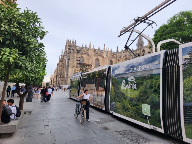 România este promovată în Spania prin campania outdoor „Rumanía inspira” în Sevilla