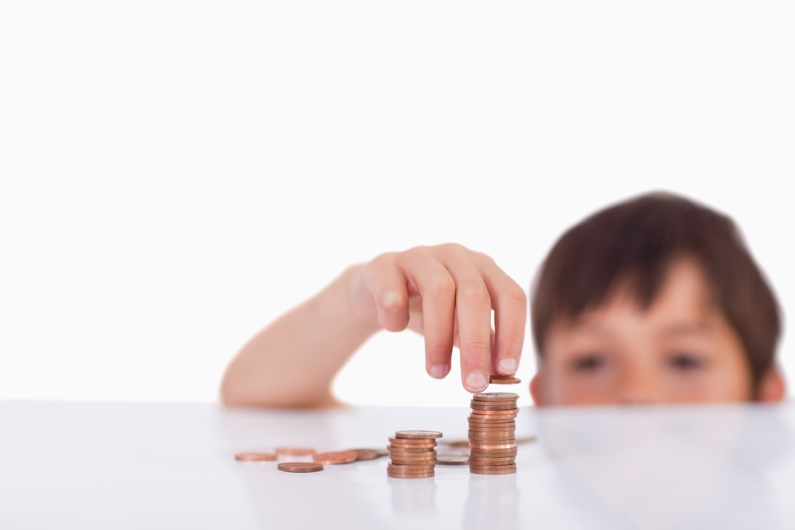Educația financiară trebuie privită ca o competență de bază, similară cu cititul și scrisul