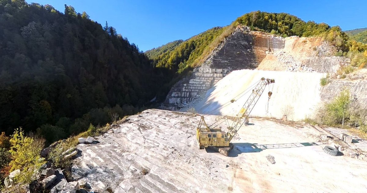 Au început lucrările la „Drumul Marmurei”, proiect de 88 de milioane de euro pentru Munții Poiana Ruscă