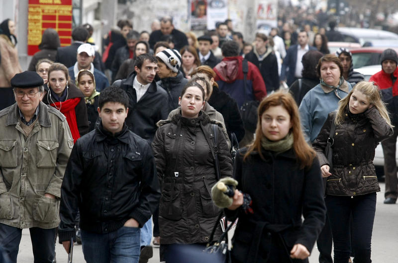 Impactul crizei politice asupra economiei României: costuri crescute la dobânzi și riscuri pentru leul român
