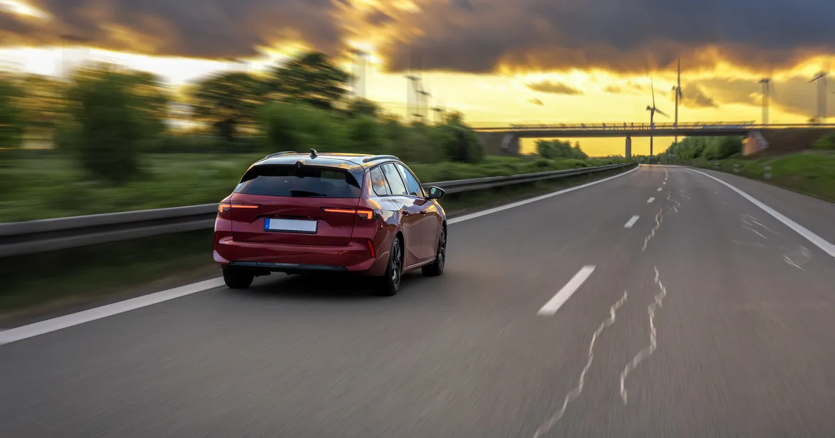 Amende de până la 1.730 lei pentru șoferii care ocupă benzile de circulație incorect pe autostradă
