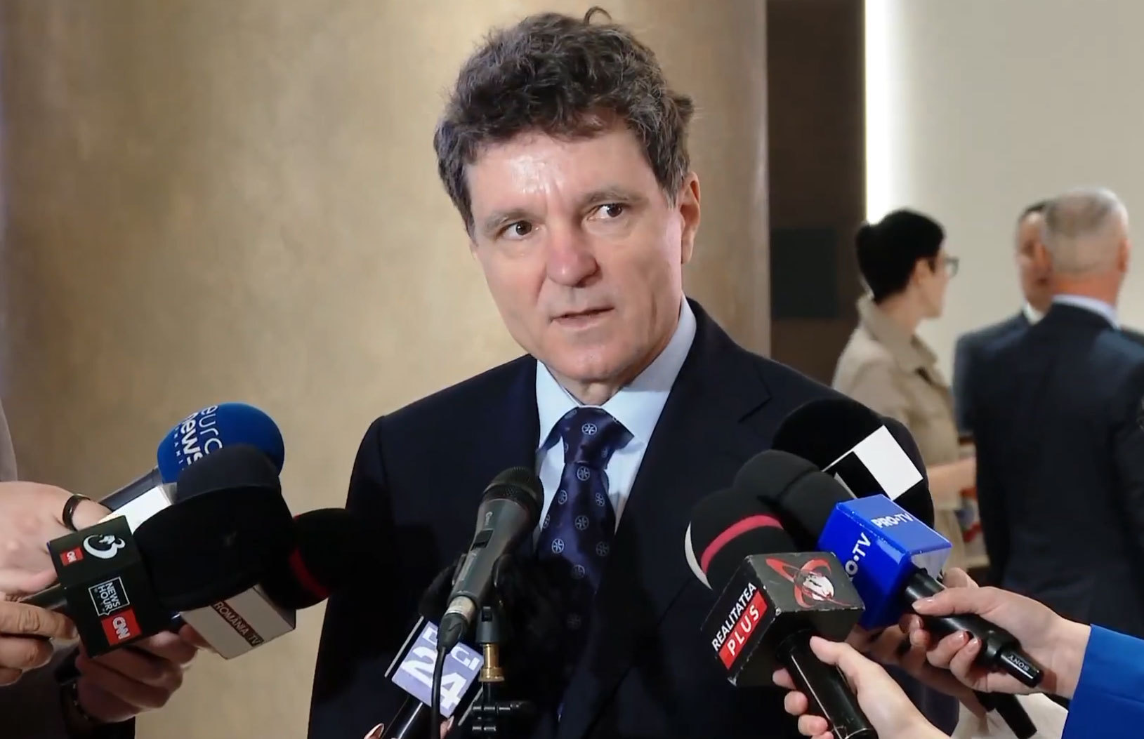 Nicușor Dan ar putea anunța astăzi numele noului prim-ministru înainte de plecarea la ONU