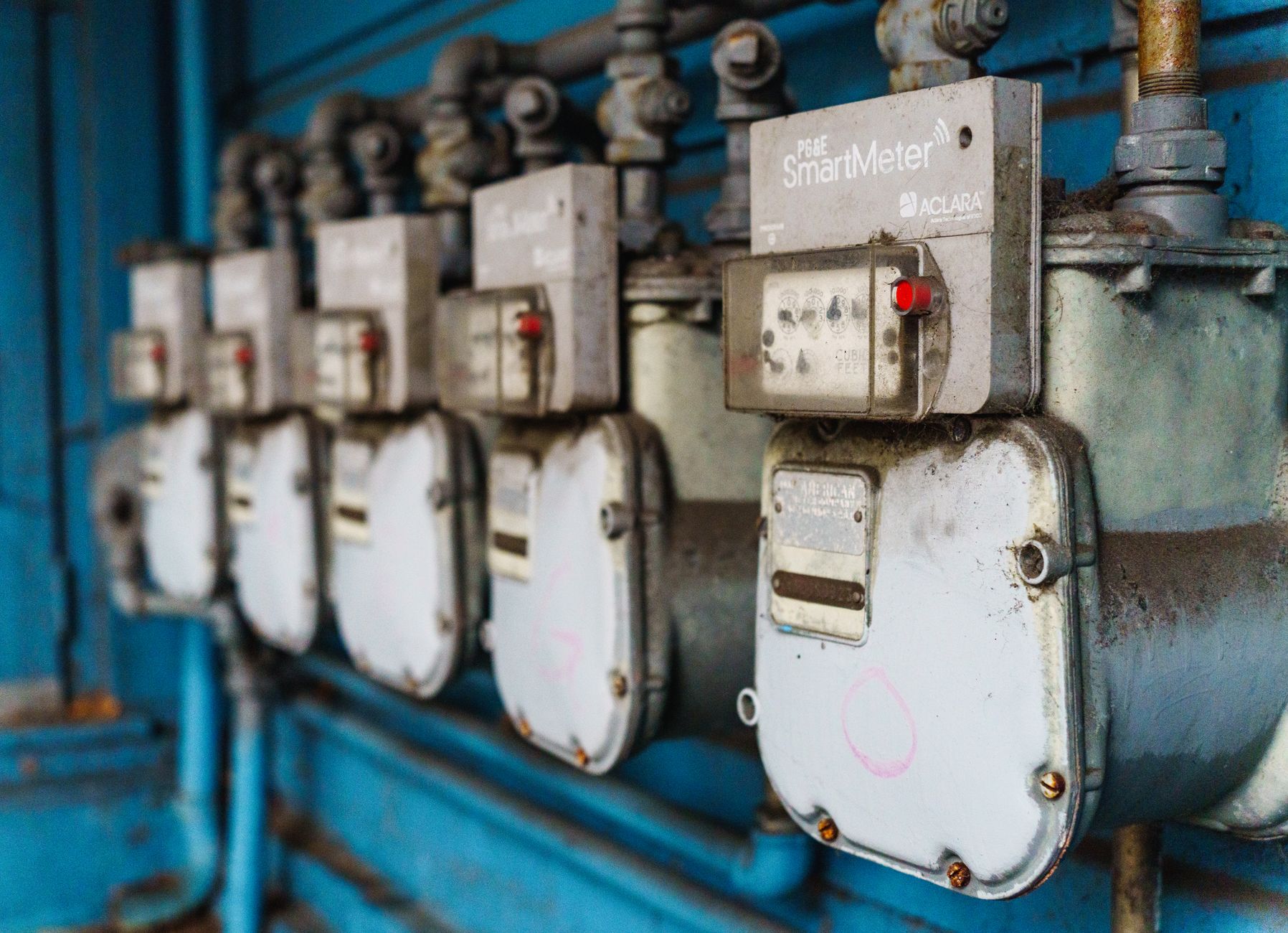 Estimări AEI: Facturile la energia electrică pentru gospodării ar putea crește cu până la 22%