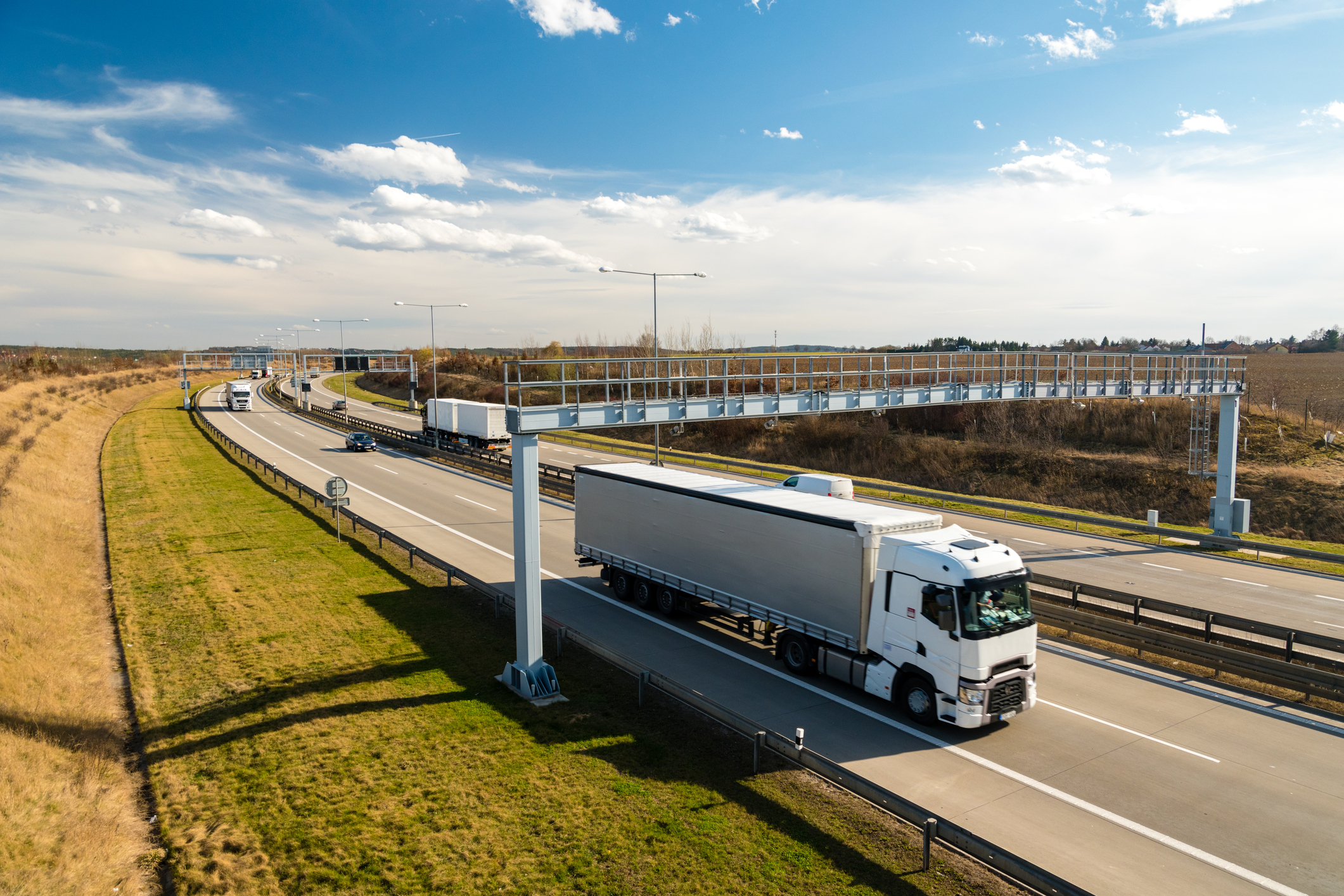 Transportatorii cer suspendarea amenzilor pentru sistemul TollRo până în 2027