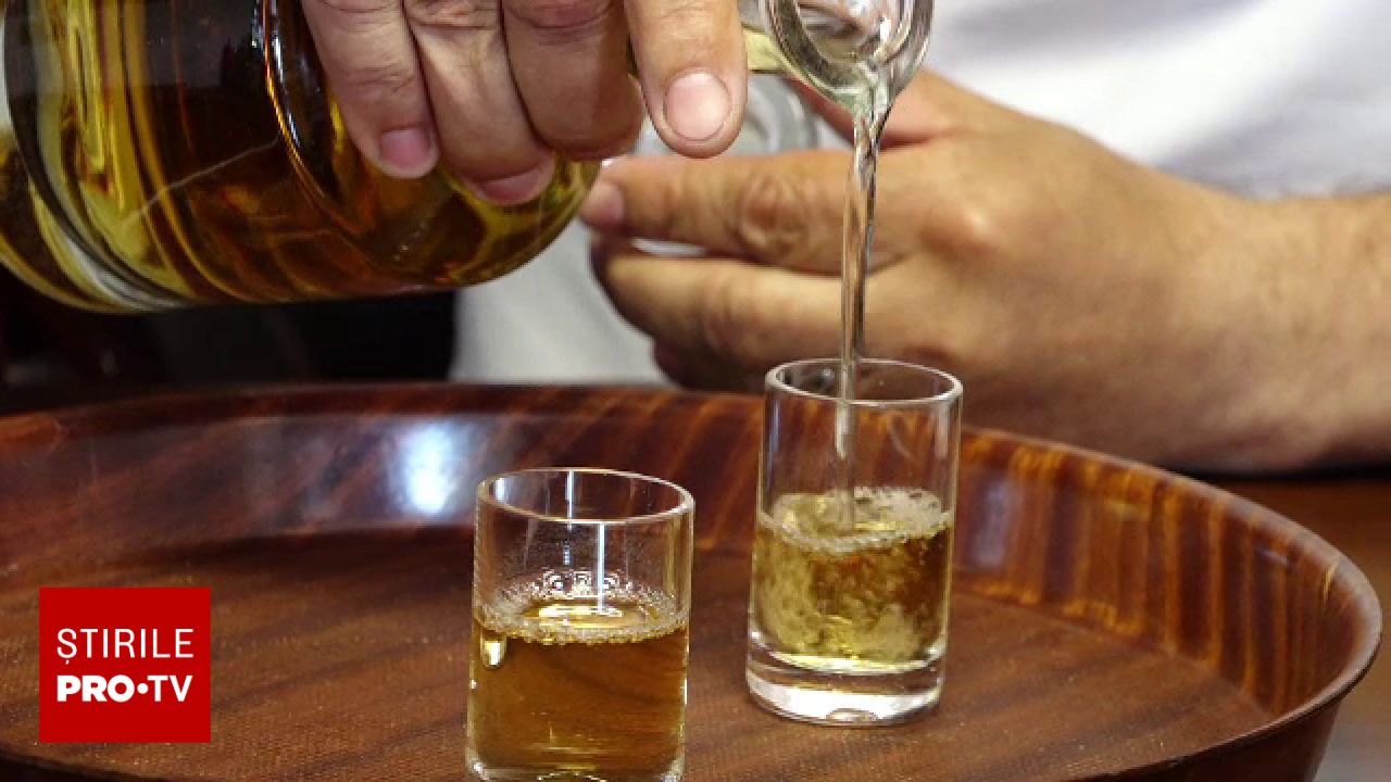 Limita de țuică pentru consum propriu crește de la 50 la 200 de litri pe an