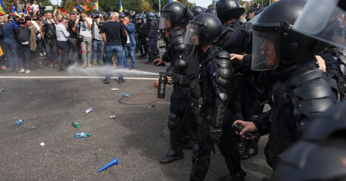 Jandarmeria a dus 47 de persoane la audieri după violențele din Piața Victoriei