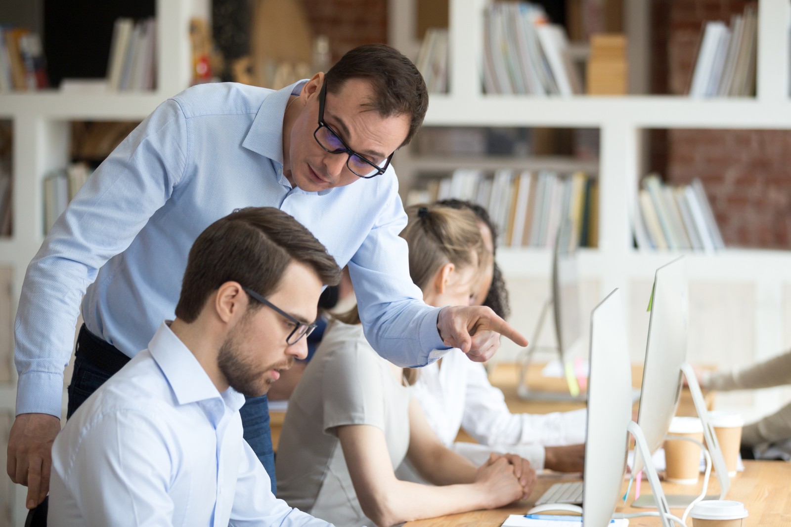 Schimbările din companii afectează starea de bine a angajaților, conform unui sondaj eJobs România