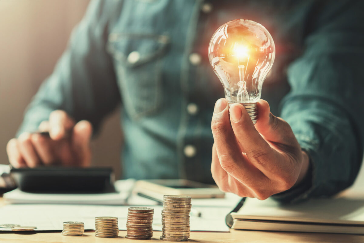 ANRE introduce sistemul de semafor pentru furnizorii de energie: clienții vor putea compara modul de gestionare a plângerilor
