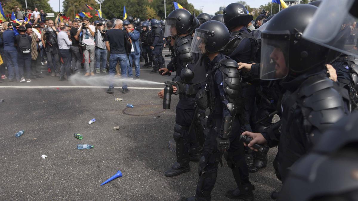 UZPR condamnă violența asupra echipei Realitatea Plus în timpul protestelor din Piața Victoriei