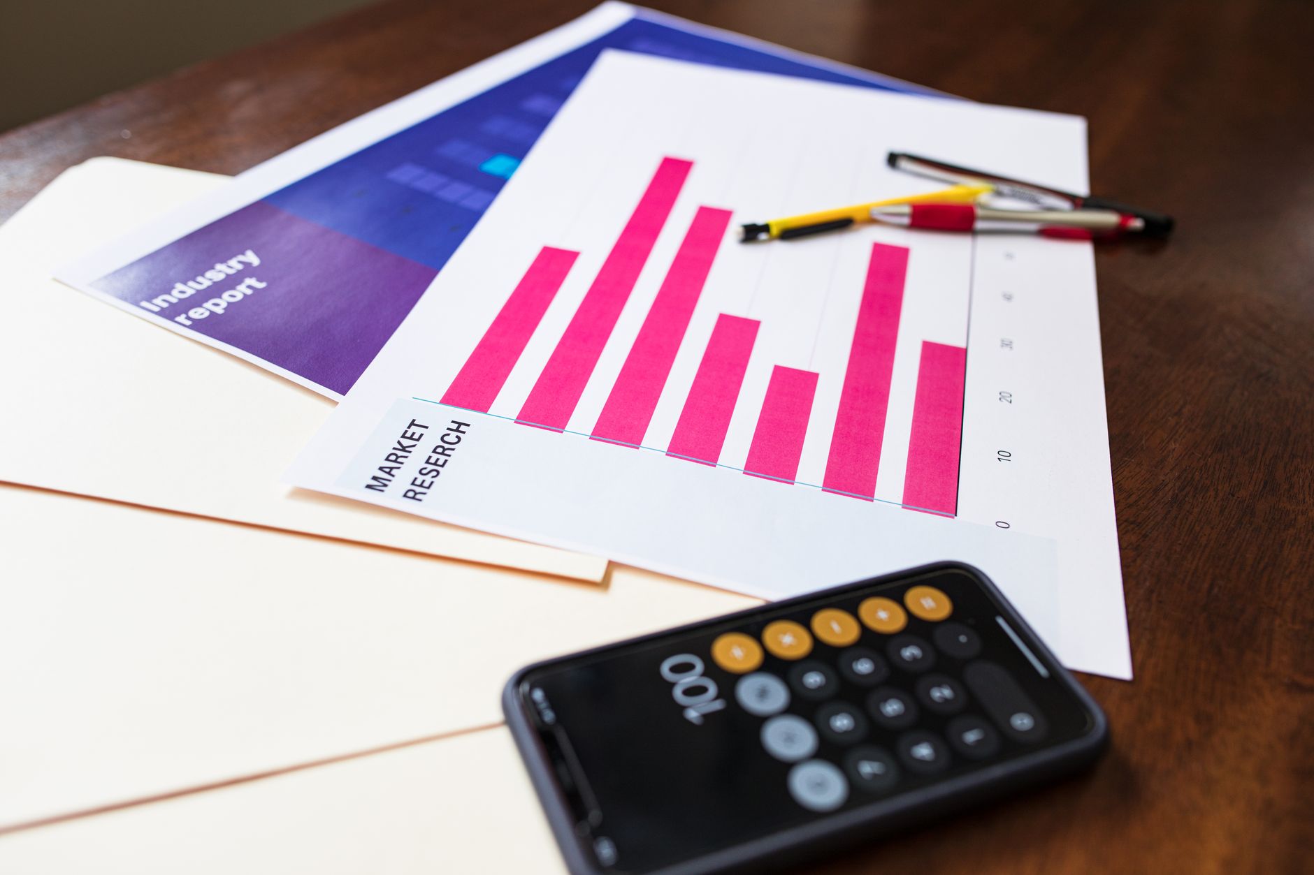 Gradul de default la creditele IMM Invest a crescut la 3,73% în portofoliul garantat de FNGCIMM