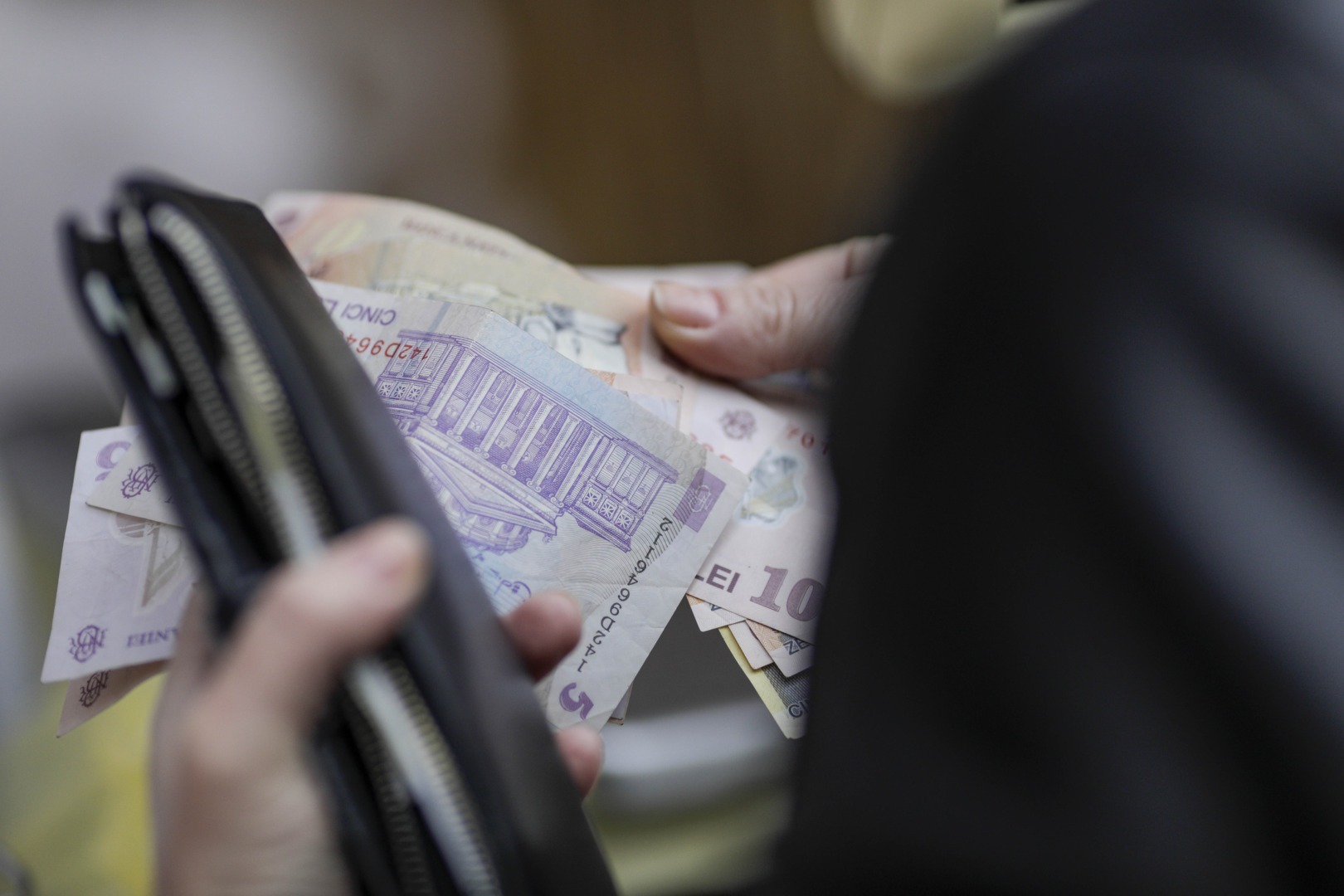 Studiu: 60% dintre români nu au un plan financiar pentru următoarele 12 luni