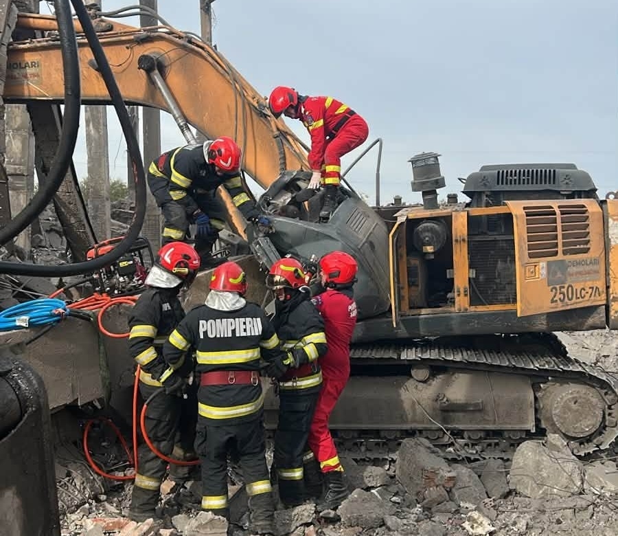 Tragedie pe un șantier din Dolj: Un operator de excavator a murit după prăbușirea unei grinzi de beton