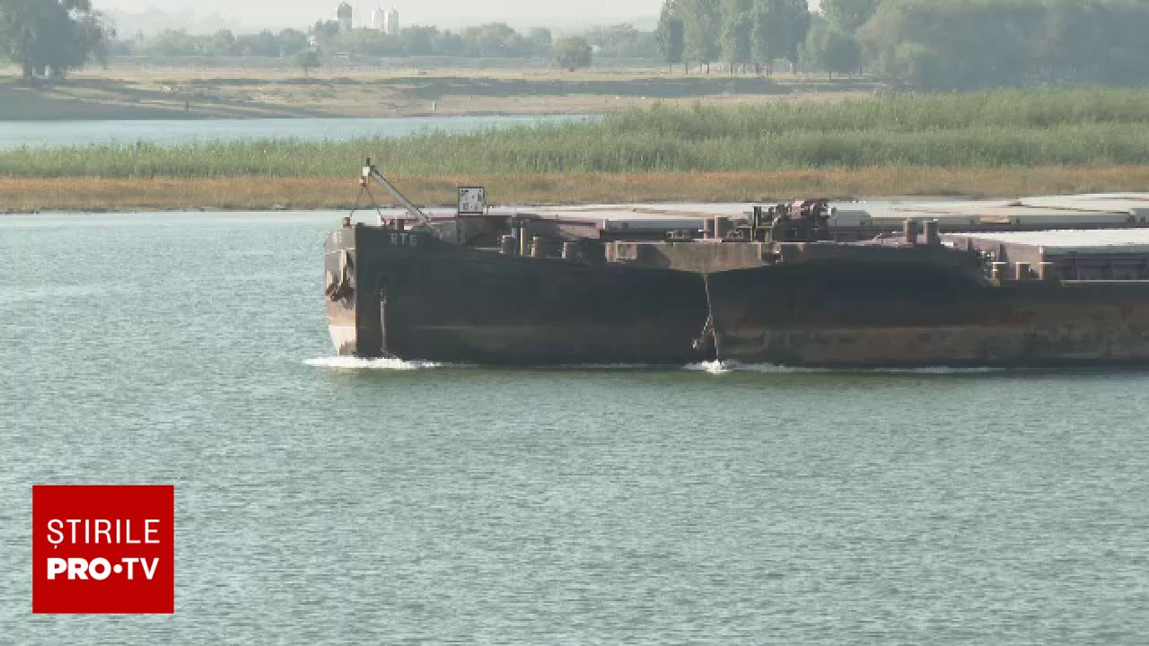Traficul naval pe Dunăre este aproape paralizat între Cernavodă și Hârșova din cauza nivelului scăzut al apei