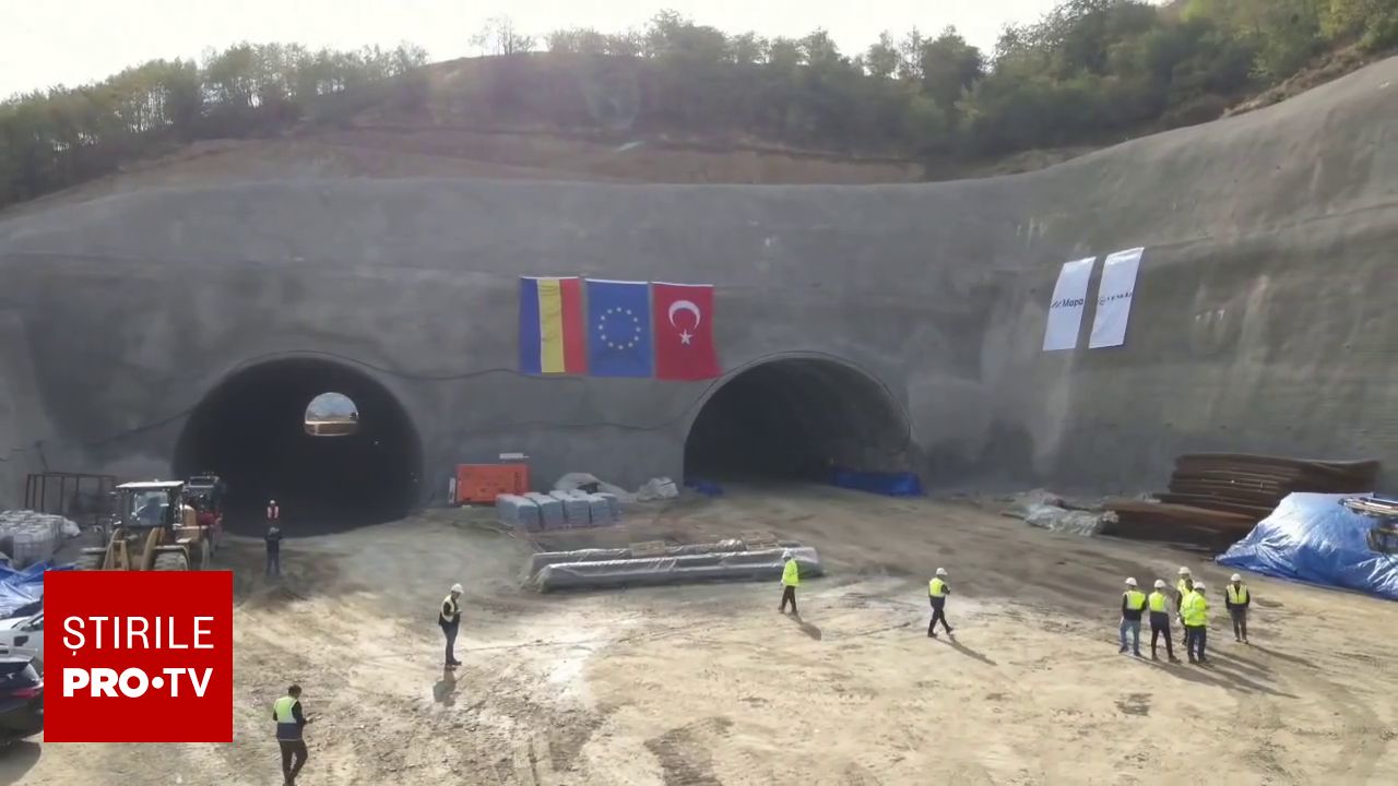 Autostrada Sibiu-Pitești: a fost finalizată străpungherea ambelor galerii ale tunelului Boița 1