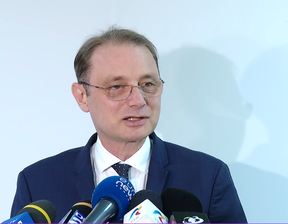 Luca Niculescu preferă un guvern politic pentru a asigura o responsabilitate mai mare a partidelor