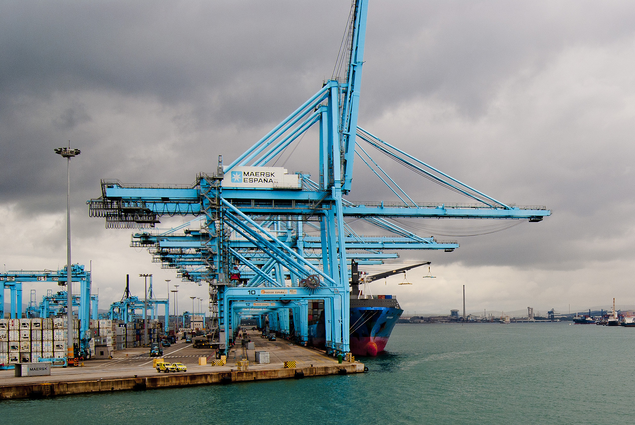 Investiție de 100 de milioane de euro pentru electrificarea terminalului DP World din Constanța
