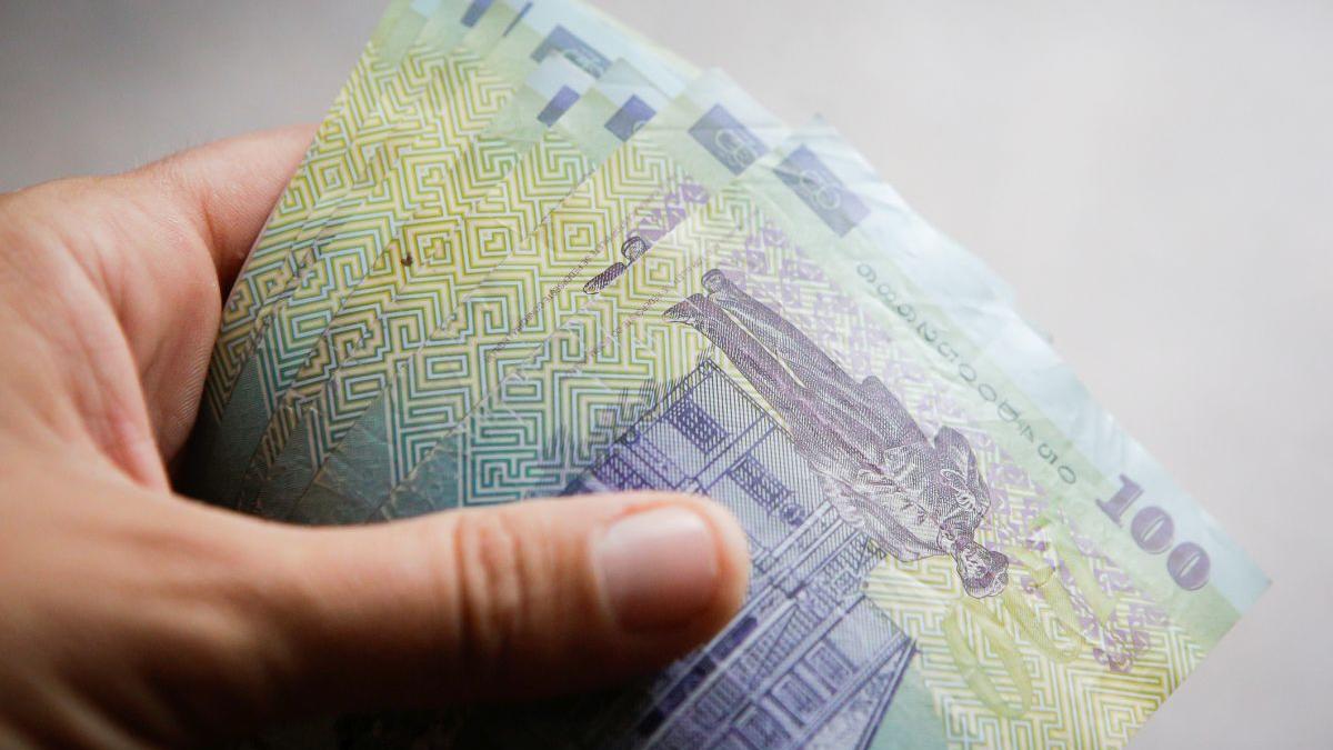 Ajutor pentru încălzire sezonul rece 2026-2027: Sumele și condițiile pentru gaze, electricitate și lemne