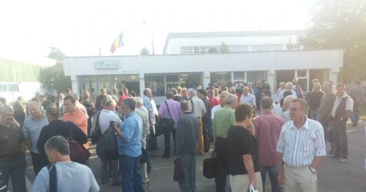 Protest la IAR Ghimbav: angajații reclamă blocarea salariilor și creșterea indemnizațiilor conducerii