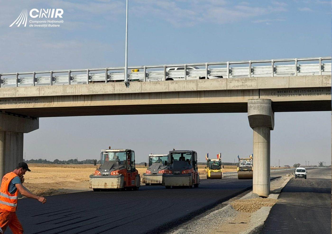 Lucrări intensive pe lotul Joseni-Ditrău al Autostrăzii A8: peste 320 de lucrători și 245 de utilaje pe șantier