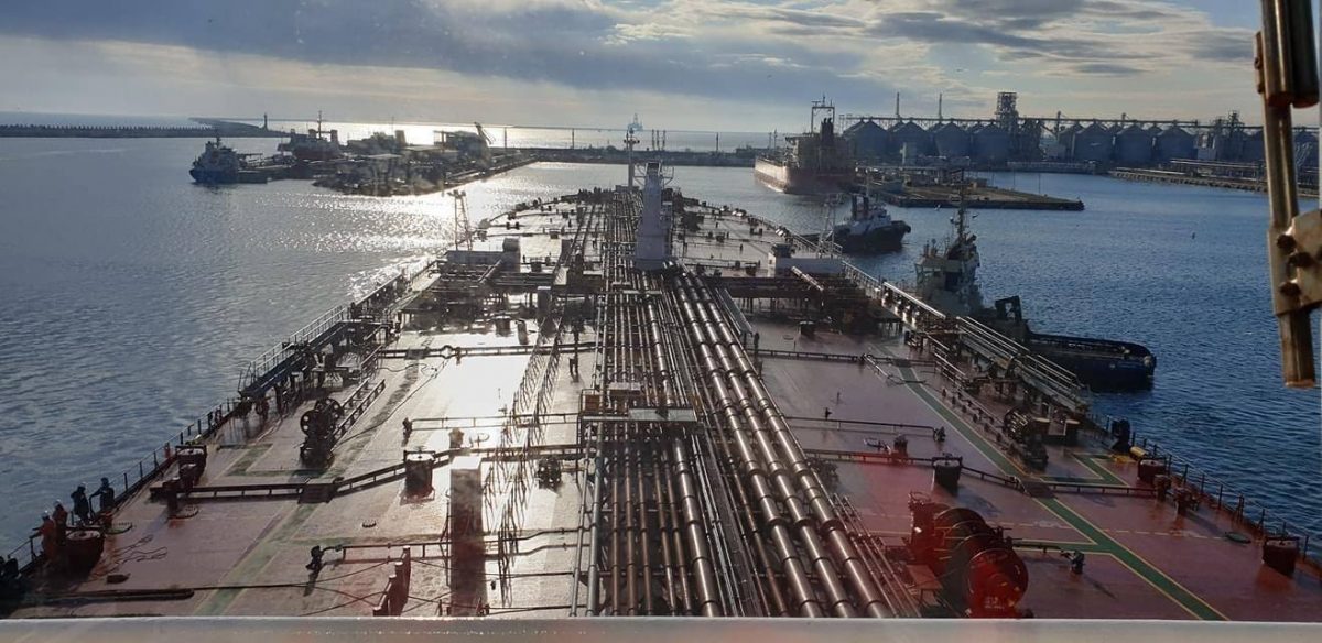 Blocaj masiv pe Dunăre: peste 100 de barje și 30 de nave sunt imobilizate spre Portul Constanța