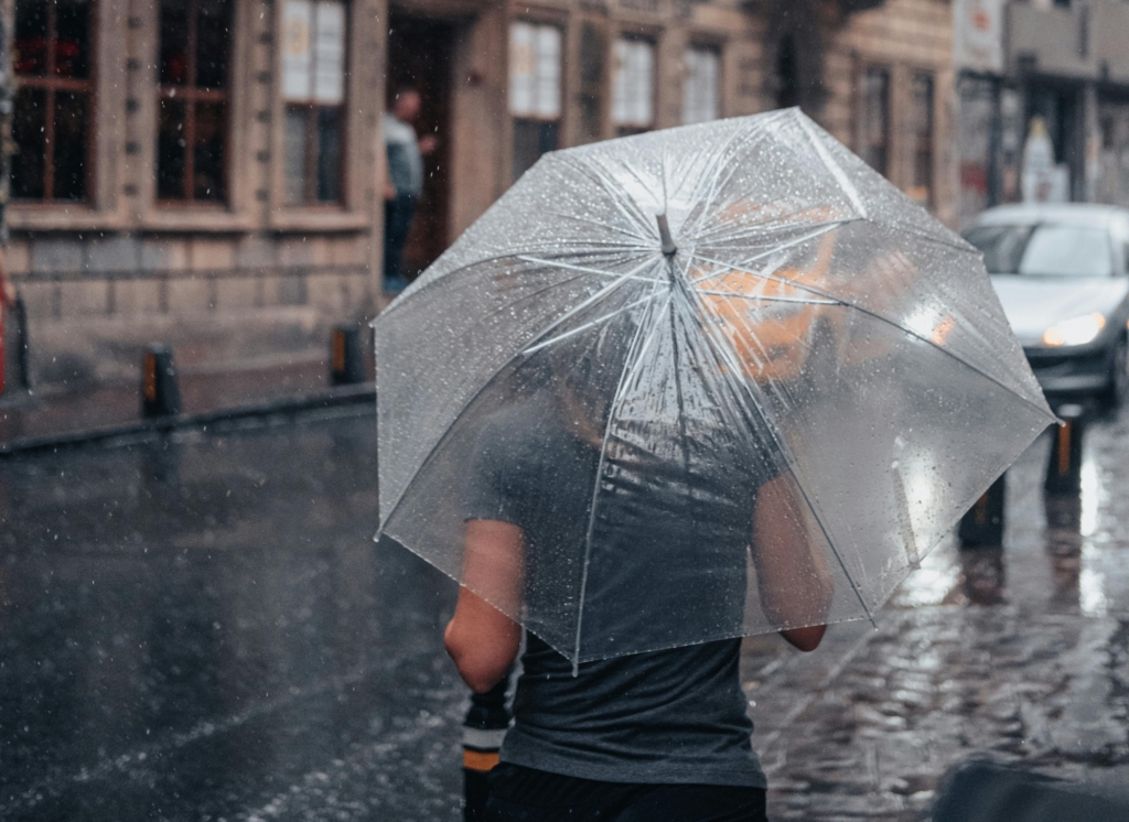 Prognoza meteorologică pentru următoarele patru săptămâni: se anunță temperaturi mai mici și variații de precipitații
