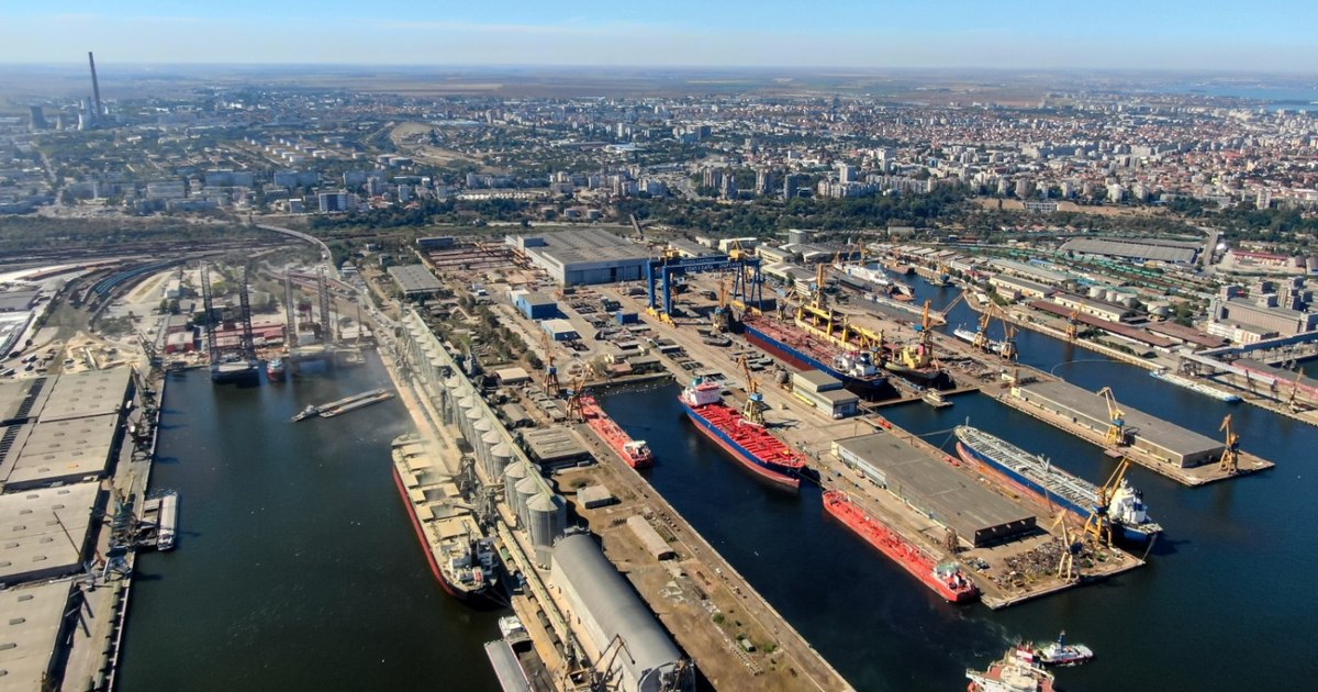 Blocaj masiv la kilometrul 280 al Dunării: traficul de mărfuri spre Portul Constanța este întrerupt