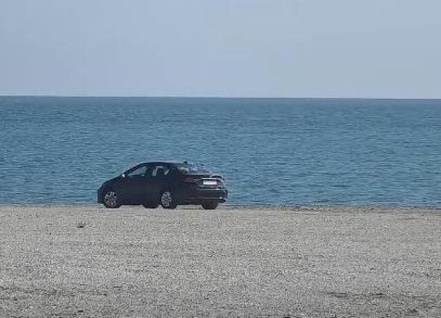 Amendă de 10.000 de lei pentru un șofer care a condus autoturismul pe plaja din Cap Aurora