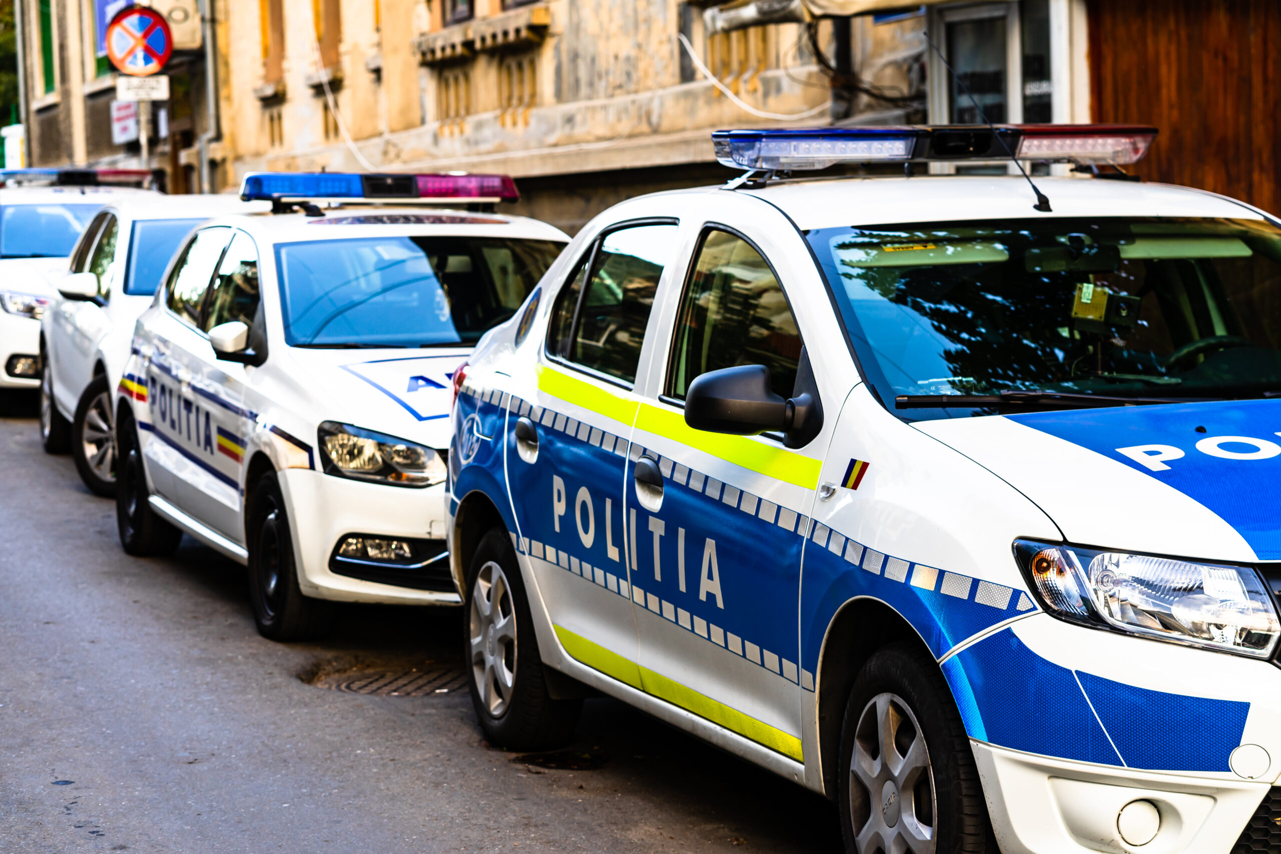 Un polițist din Suceava a fost imobilizat și încătușat de proprii colegi după un scandal în cartierul Nordic