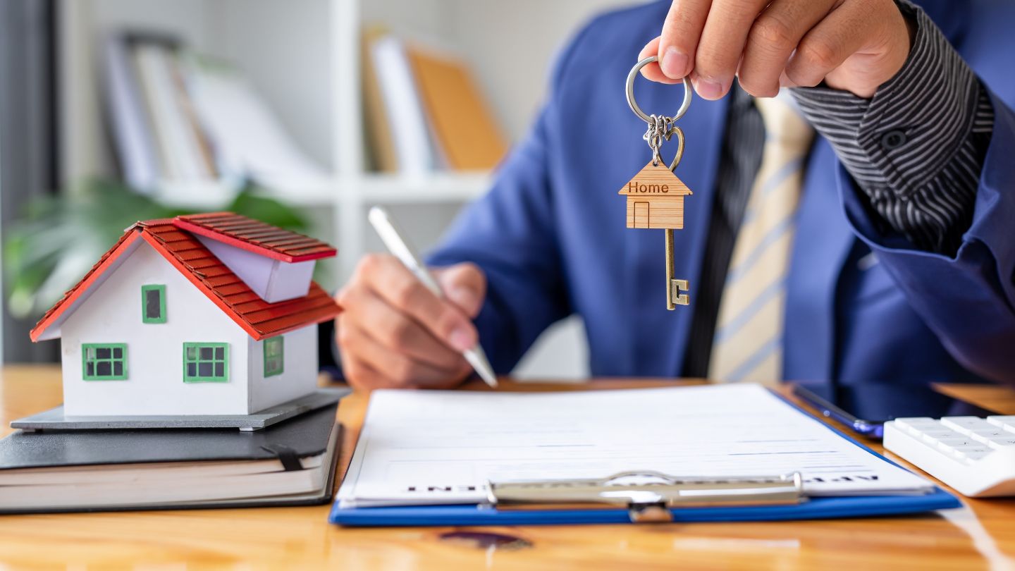 Chirie sau rată la bancă: cum se calculează corect costul locuirii pentru o decizie financiară bună